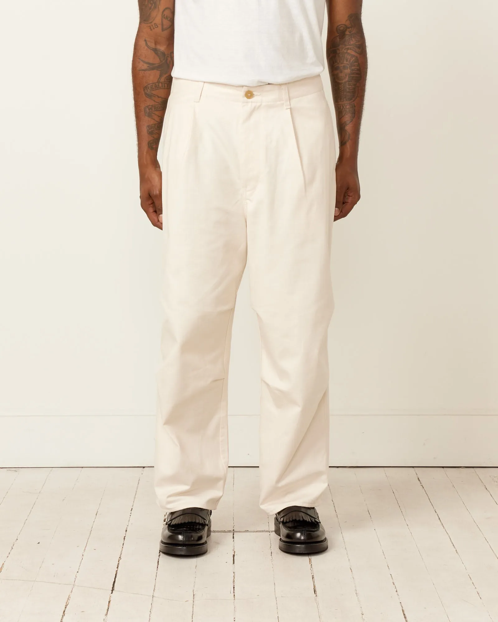 Selvedge Knee Tuck Pant in Ecru