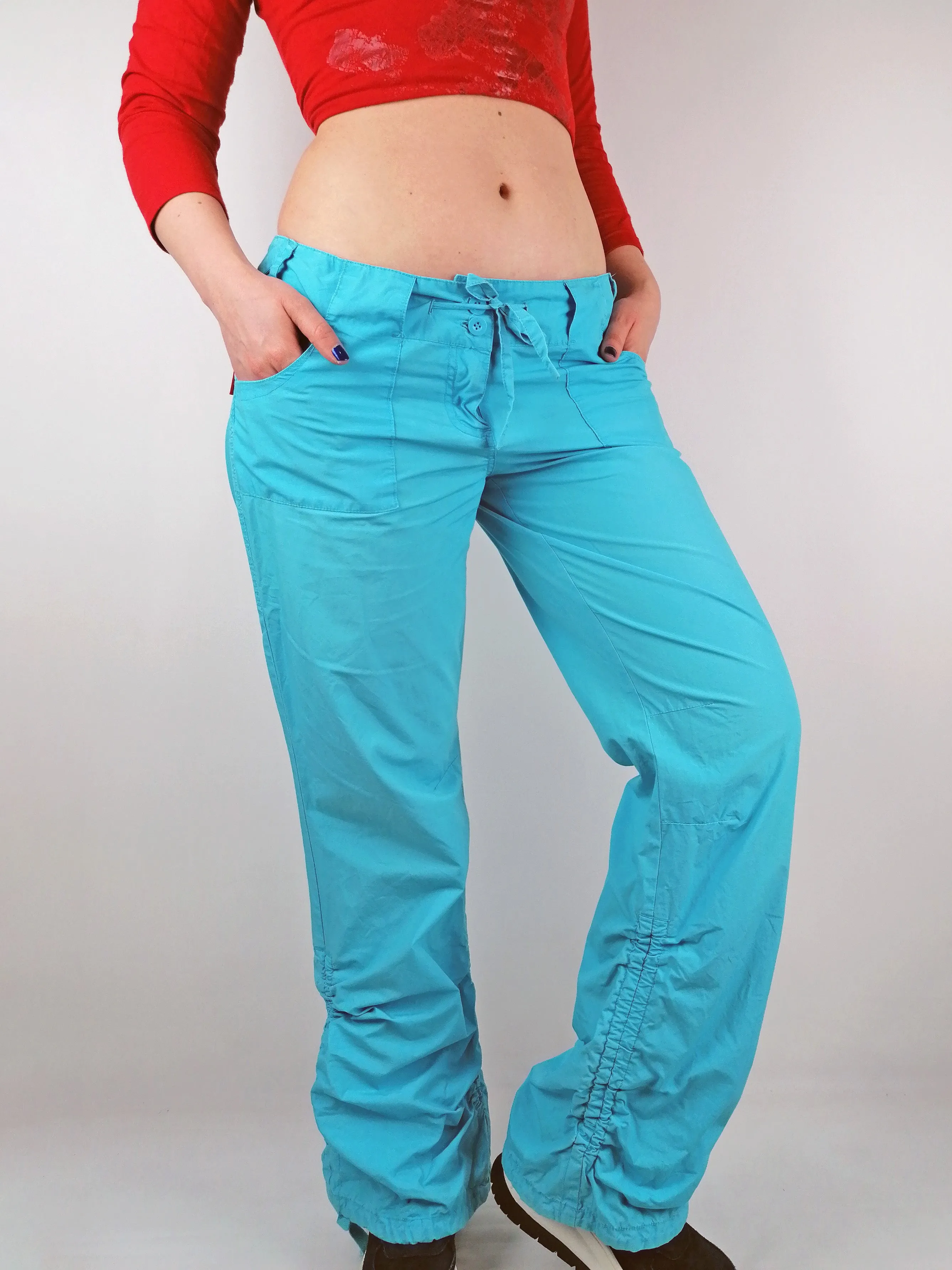 Y2K Soft Shell Low-Waist Blue Cargo Pants - size M-L