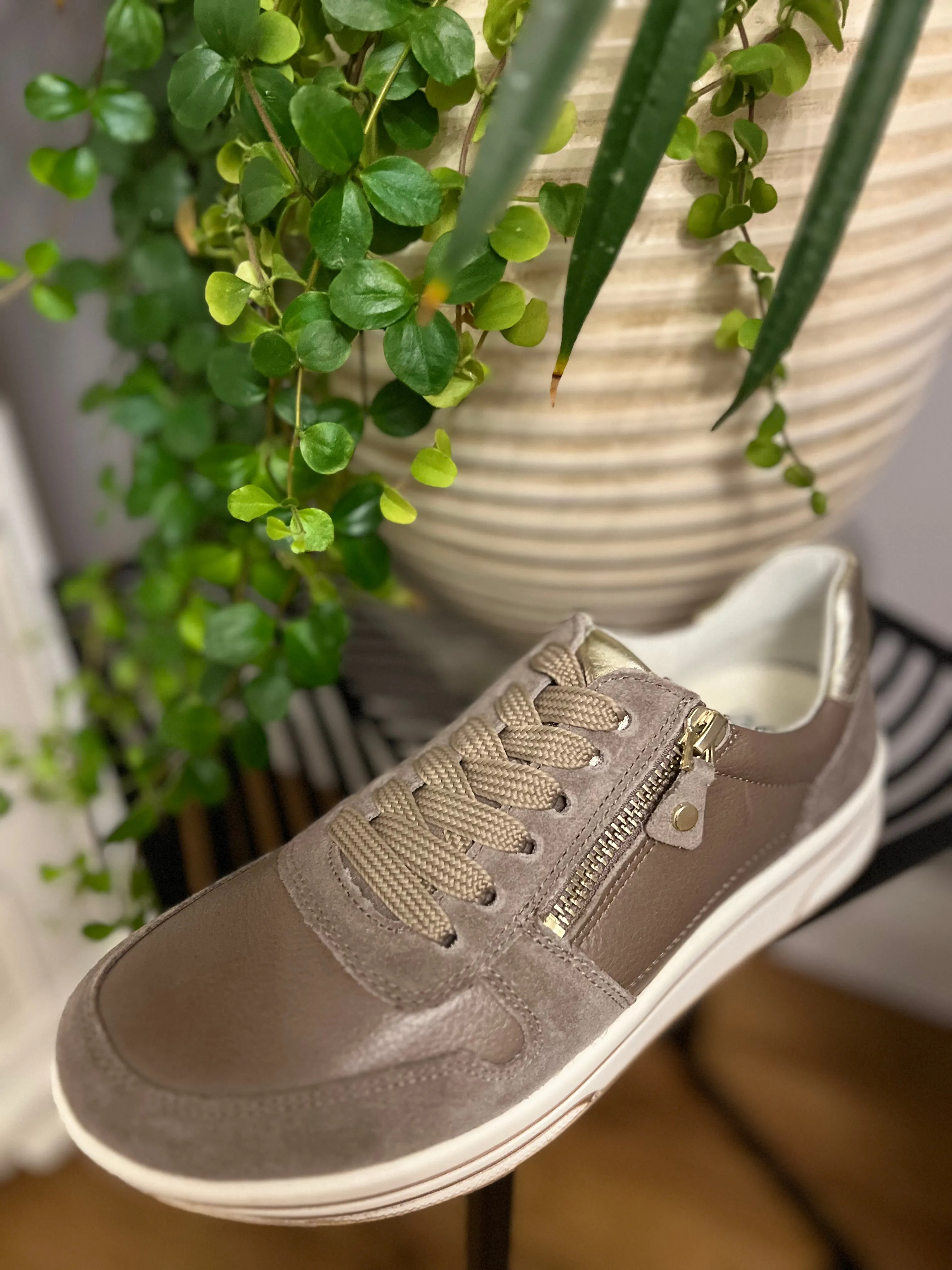 Sapporo Sneakers, Platinum