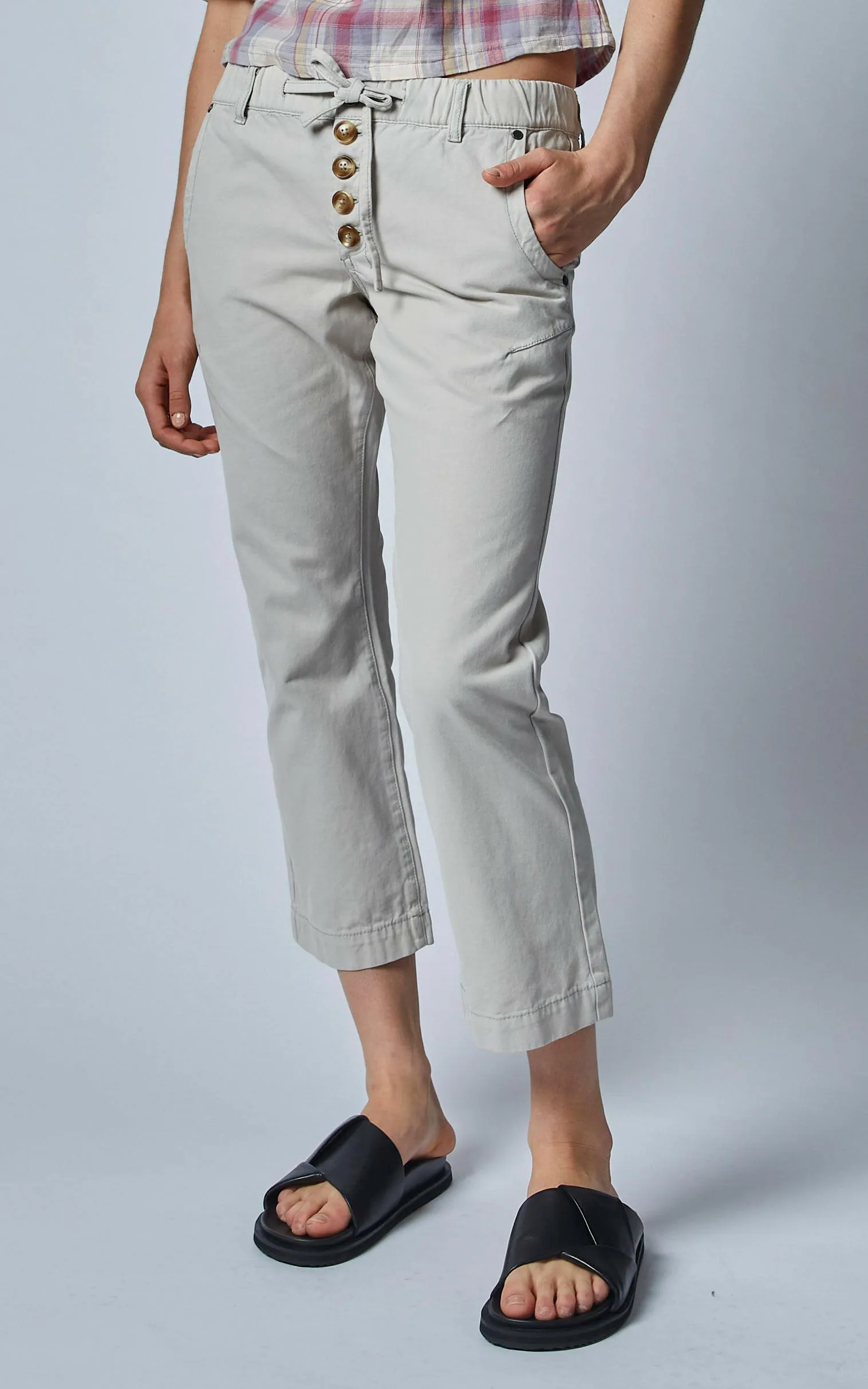 Unwind Straight Leg Cropped Grey Pants